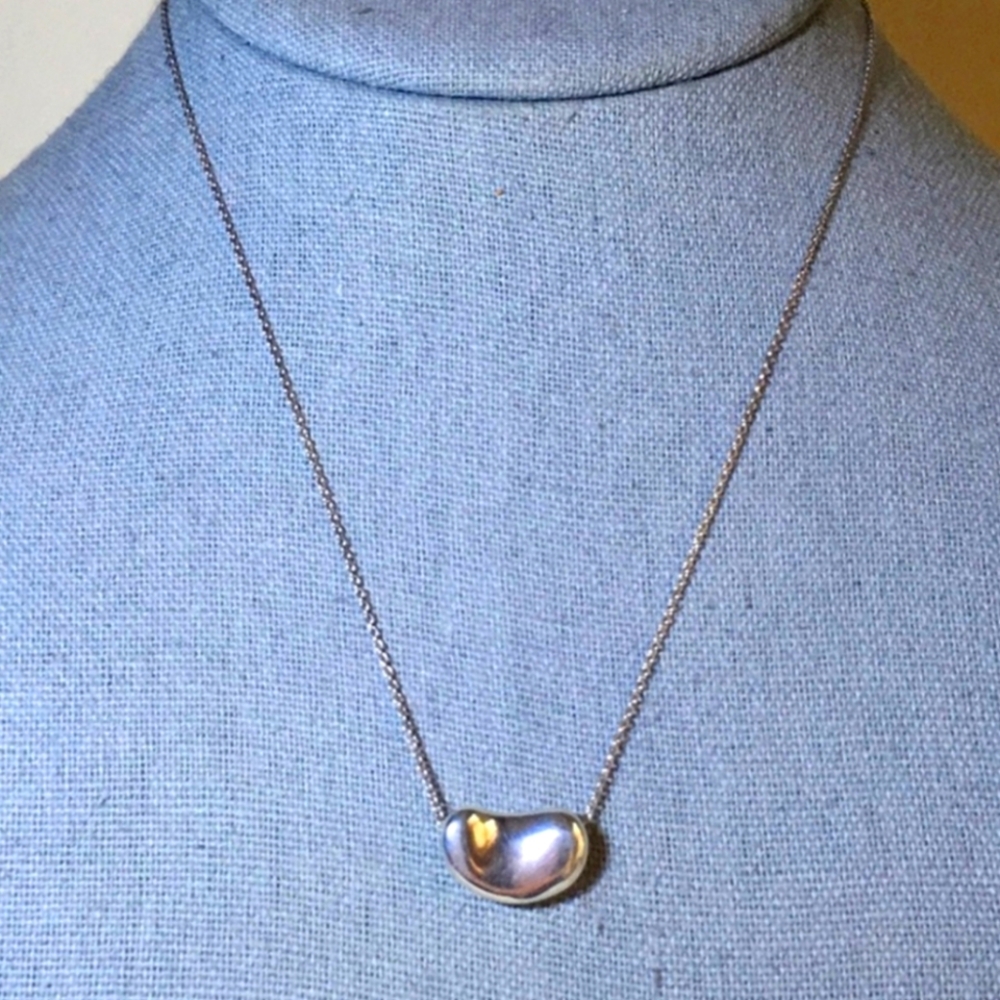 Tiffany&Co. Elsa Peretti Medium Bean Necklace in Sterling Silver (16in)